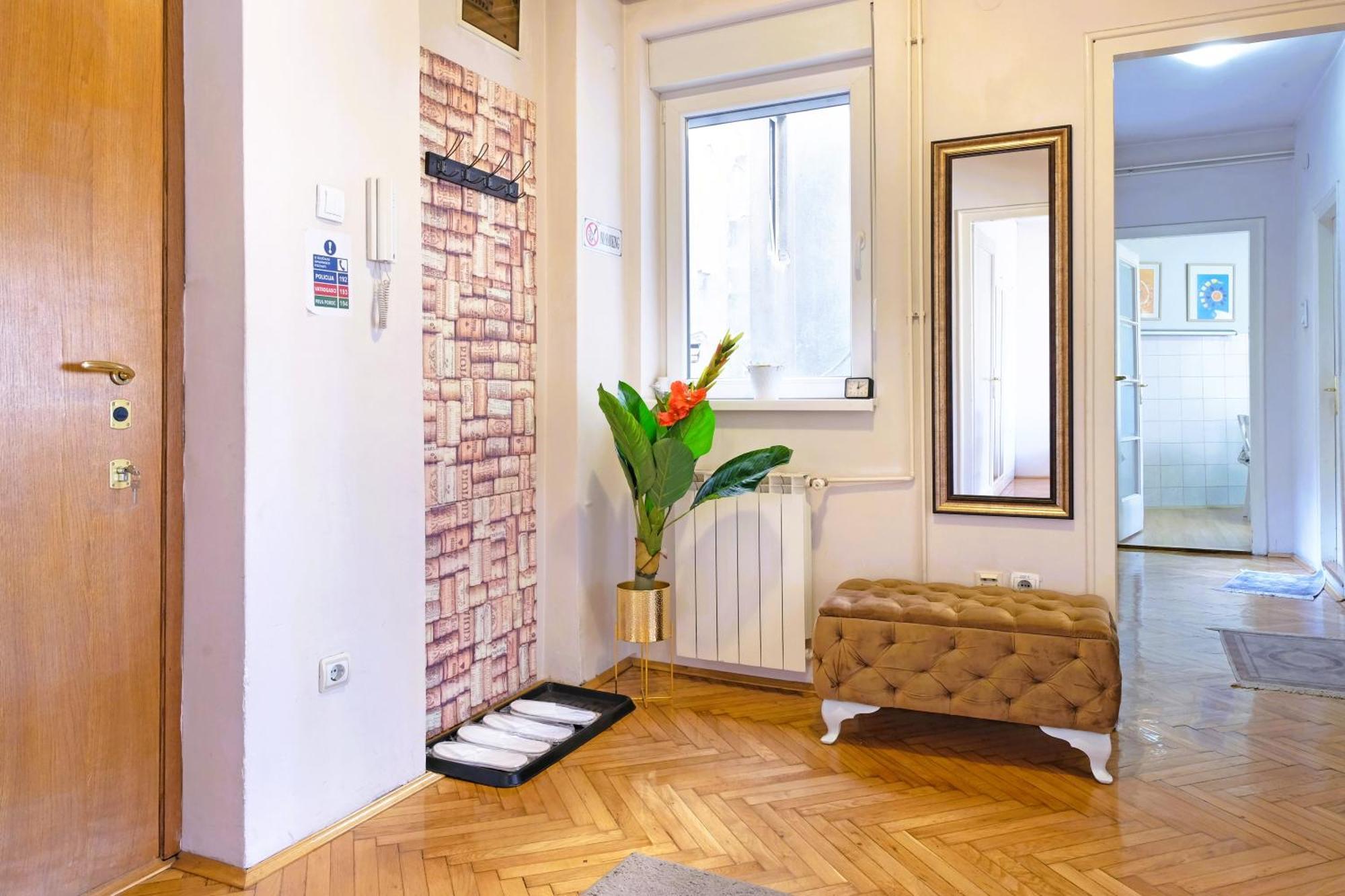 Windows City Apartment Beograd Ngoại thất bức ảnh